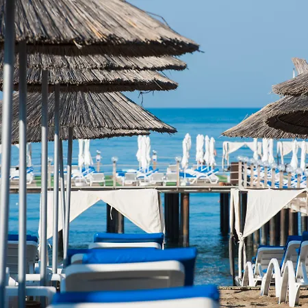 Quattro & Hotell Konaklı